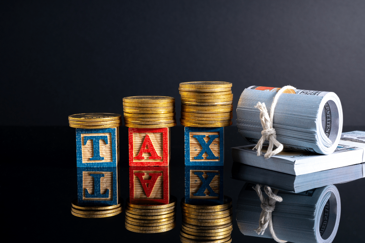 Internationale skatteaftaler og skattefrie strukturer : Fremme af systemisk logik